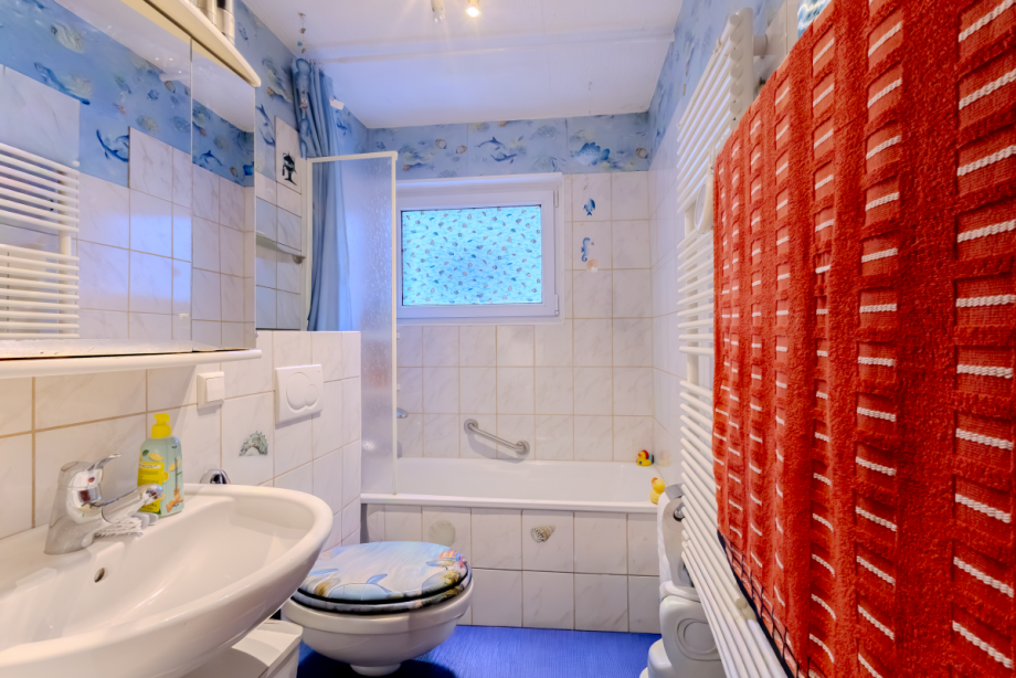 Badezimmer 1.OG Mehrfamilienhaus Ispringen