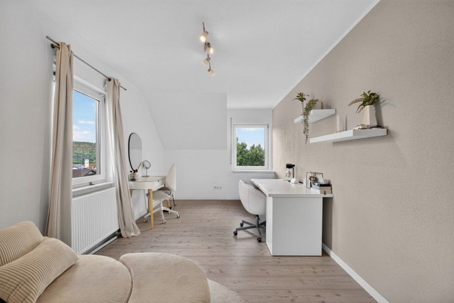 Kinderzimmer/B�ro Doppelhaush�lfte Niefern-�schelbronn