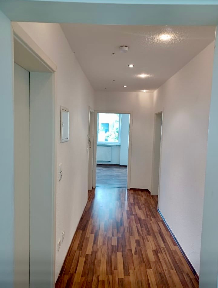Flur 2.OG Wohnung Mehrfamilienhaus Pforzheim