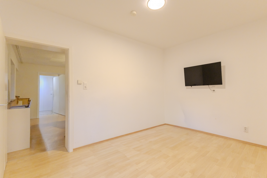 Wohnzimmer UG Mehrfamilienhaus Ispringen
