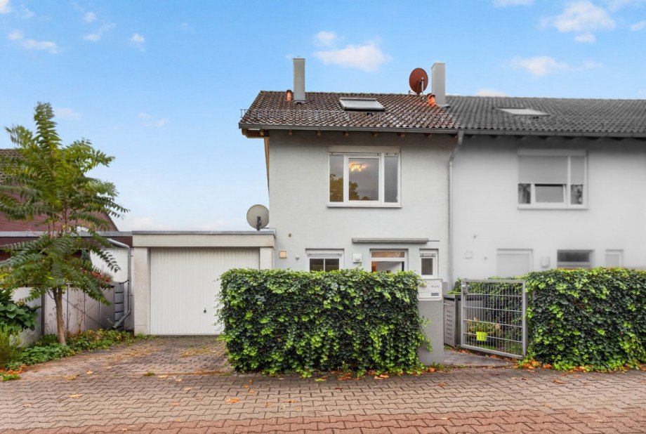 Vorderansicht Reiheneckhaus Pforzheim