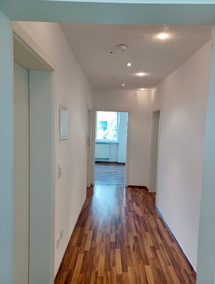 Flur 1. OG Wohnung Mehrfamilienhaus Pforzheim