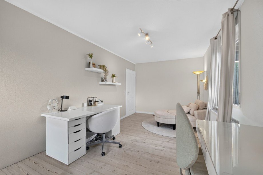 Kinderzimmer/B�ro Doppelhaush�lfte Niefern-�schelbronn