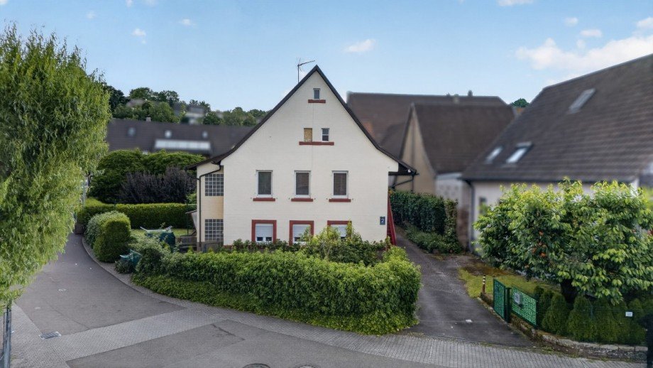 Vorderansicht Zweifamilienhaus Keltern