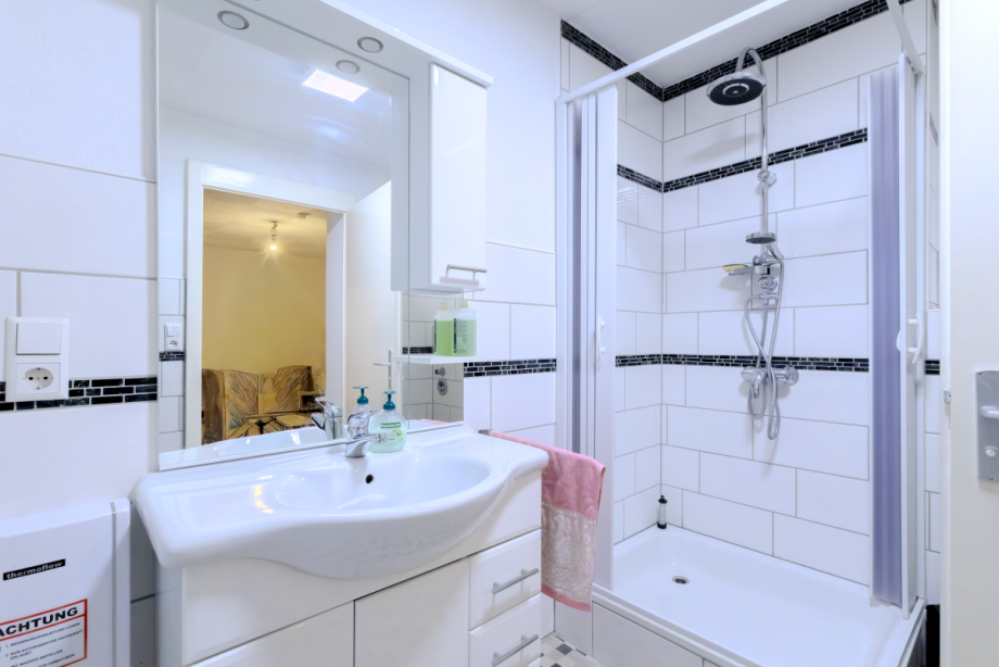 Badezimmer UG Mehrfamilienhaus Ispringen