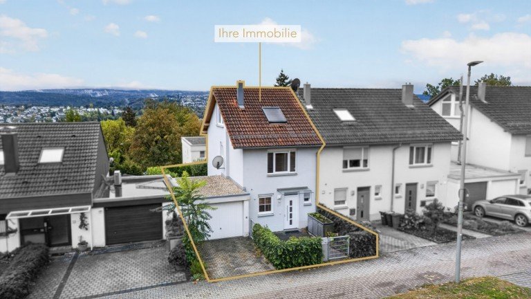 Drohnenaufnahme Pforzheim Reiheneckhaus Wohnen mit sch�nem Ausblick - Reihen-Eckhaus in der Hachelallee