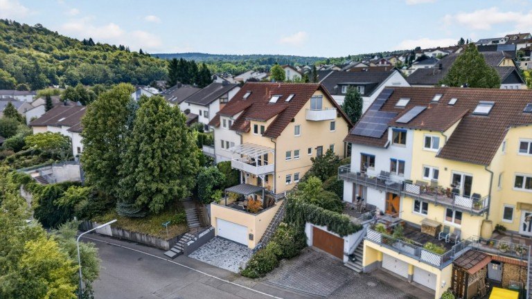 Au�enansicht Niefern-�schelbronn Doppelhaush�lfte Modernisiertes Zuhause mit Einliegerwohnung - viel Platz & hochwertige Ausstattung