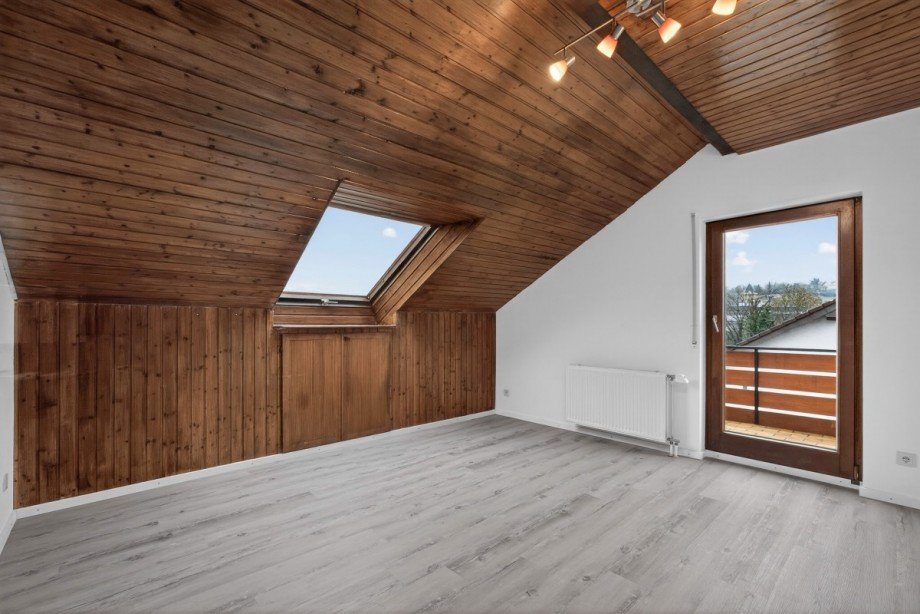 Schlafzimmer Etagenwohnung K�nigsbach-Stein