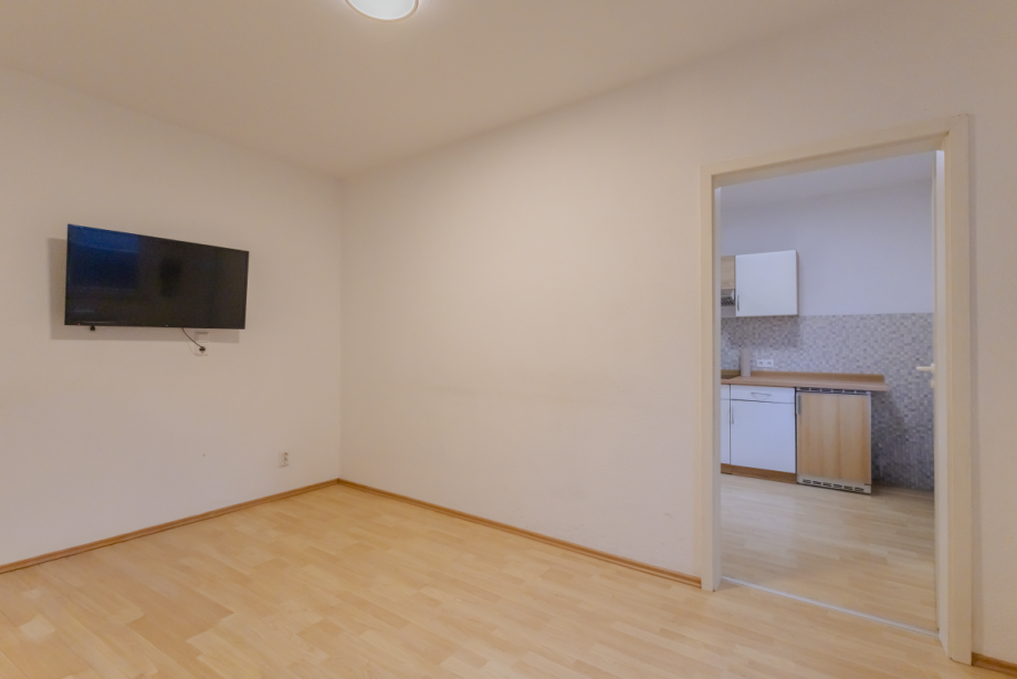 Wohnzimmer UG Mehrfamilienhaus Ispringen
