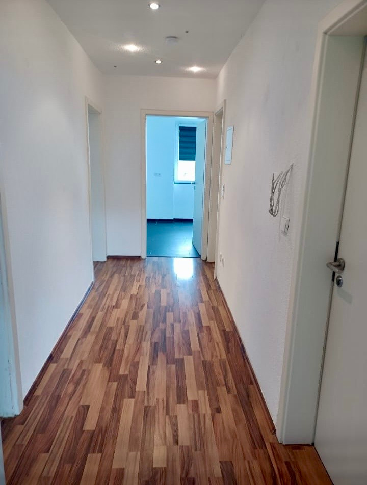 Flur 1. OG Wohnung Mehrfamilienhaus Pforzheim