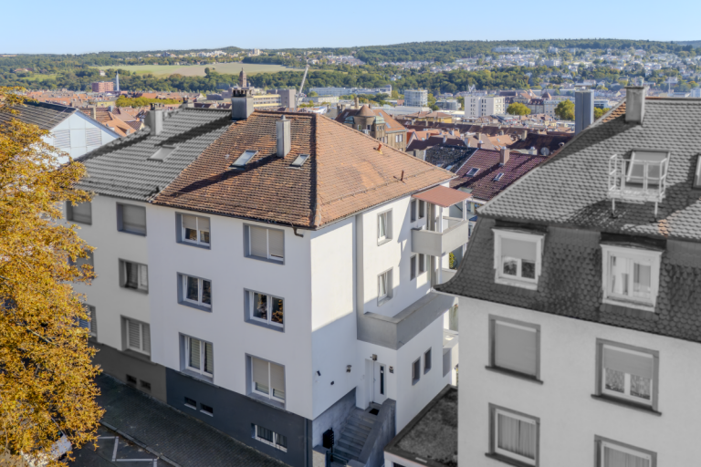Vorderansicht Pforzheim Mehrfamilienhaus Attraktives Mehrfamilienhaus - 5,56 % Rendite pro Jahr
