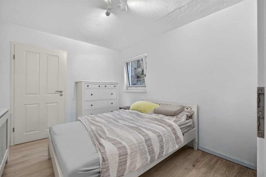 Schlafzimmer Doppelhaush�lfte Niefern-�schelbronn