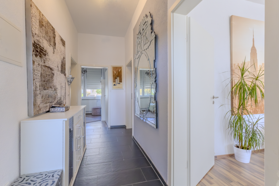Flur EG Mehrfamilienhaus Pforzheim